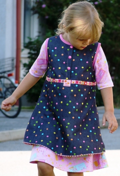 Arwen mit Kurzarm-Unterkleid